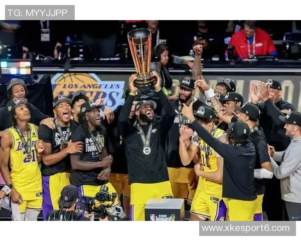 NBA精彩回顾雷霆大胜太阳湖人轻松战胜独行侠快船击败灰熊展现强势表现