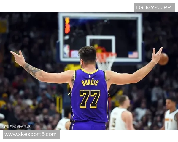 湖人险胜比赛趣味十足堪比喜剧节目直接晋级水平