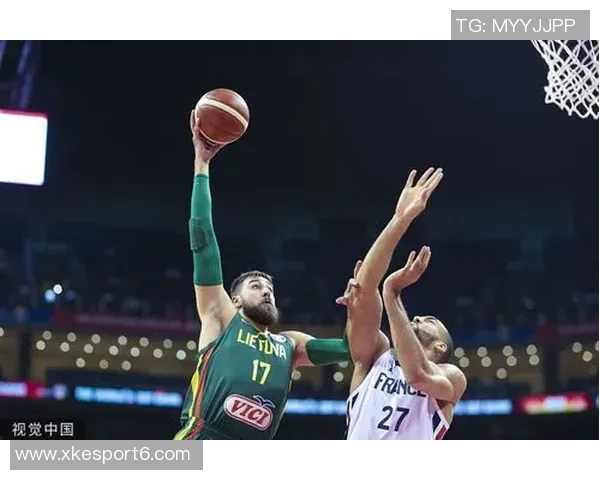 戈贝尔半场压哨补篮被判干扰球无效挑战成功引发热议