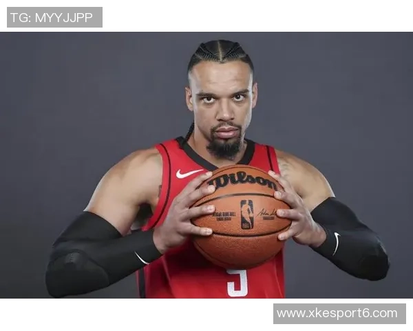 奥特调侃狄龙得分表现出色却未能抢下篮板引发热议 奥特调侃狄龙得分表现出色却未能抢下篮板引发热议